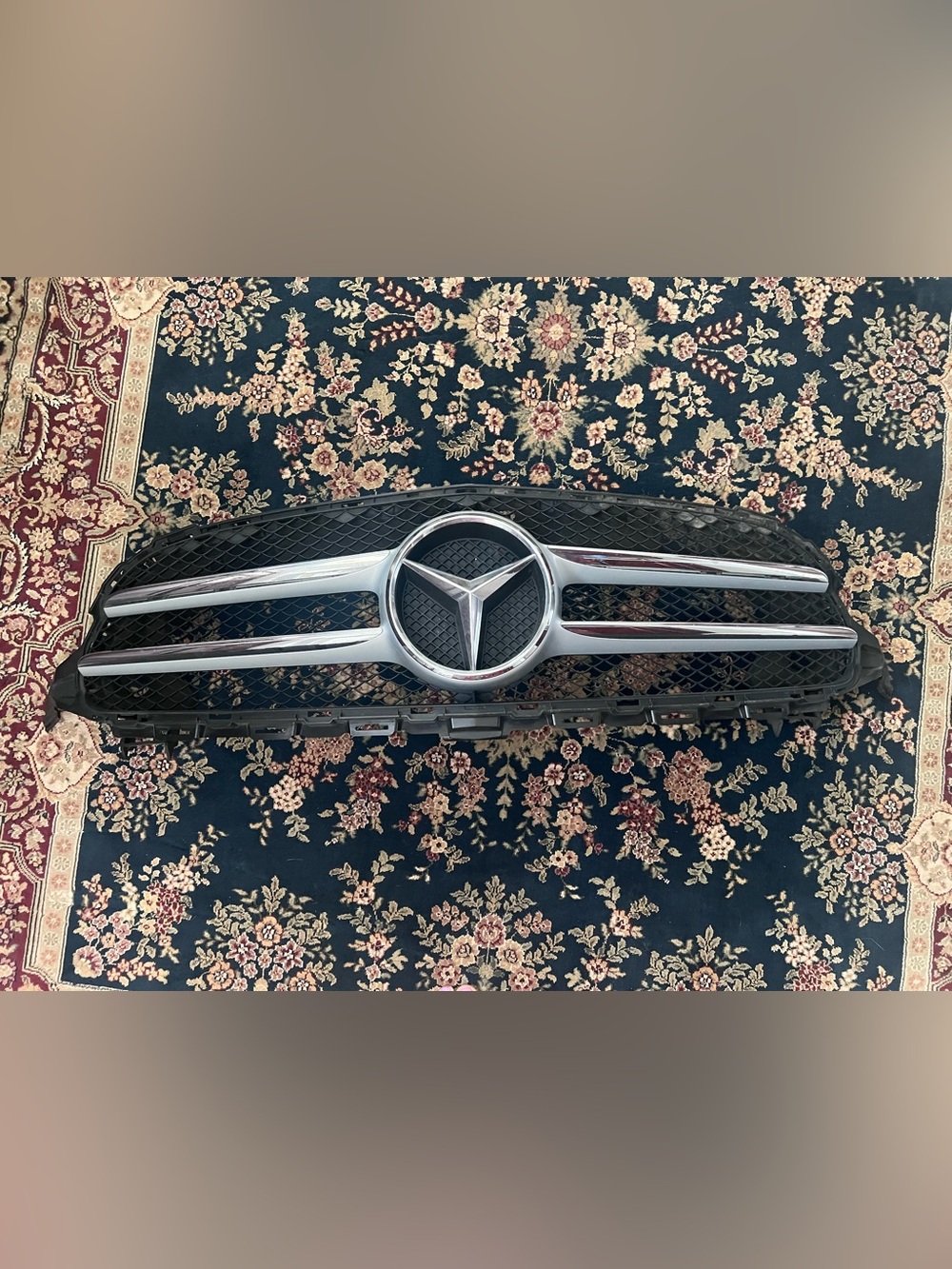 Mercedes-Benz Front Grille Emblem - Silver and Black C class 2015